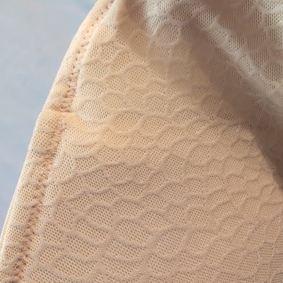 Women's Size 36D Unbranded Cream Padded Pushup Bra with Underwire - Picture 8 of 11